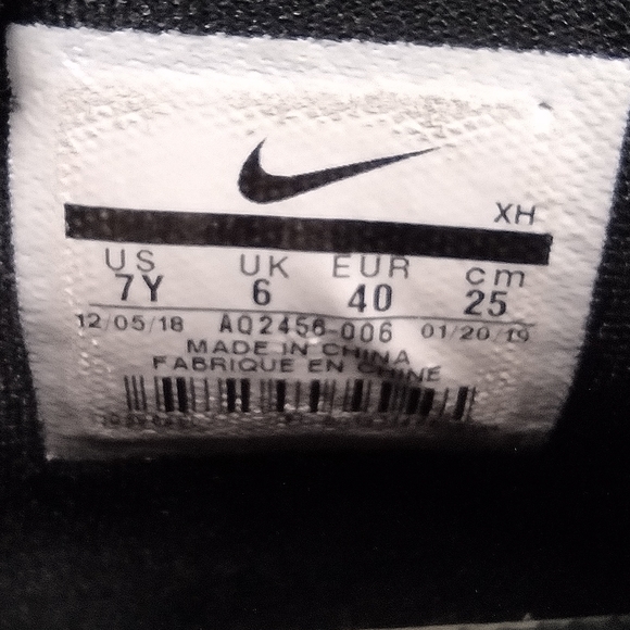 Nike Kyrie Friends Edition Sneakers, Size 7Y - Picture 2 of 9